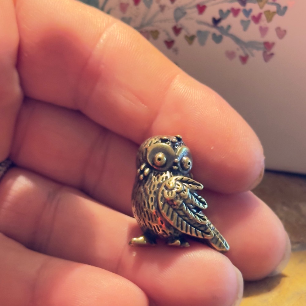 BG4 Owl Figurine Brass Tone Miniature Bird Statue Vintage Style Small Decor